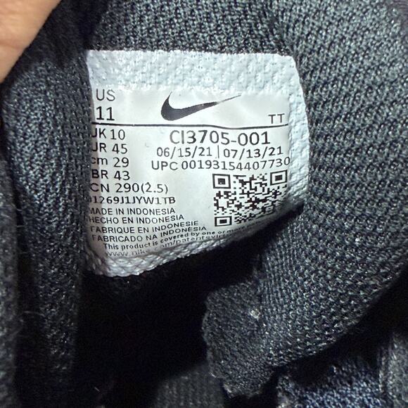 Nike Air Max 95 Triple Black Essential Men’s Size 11 Shoes Sneakers CI3705-001